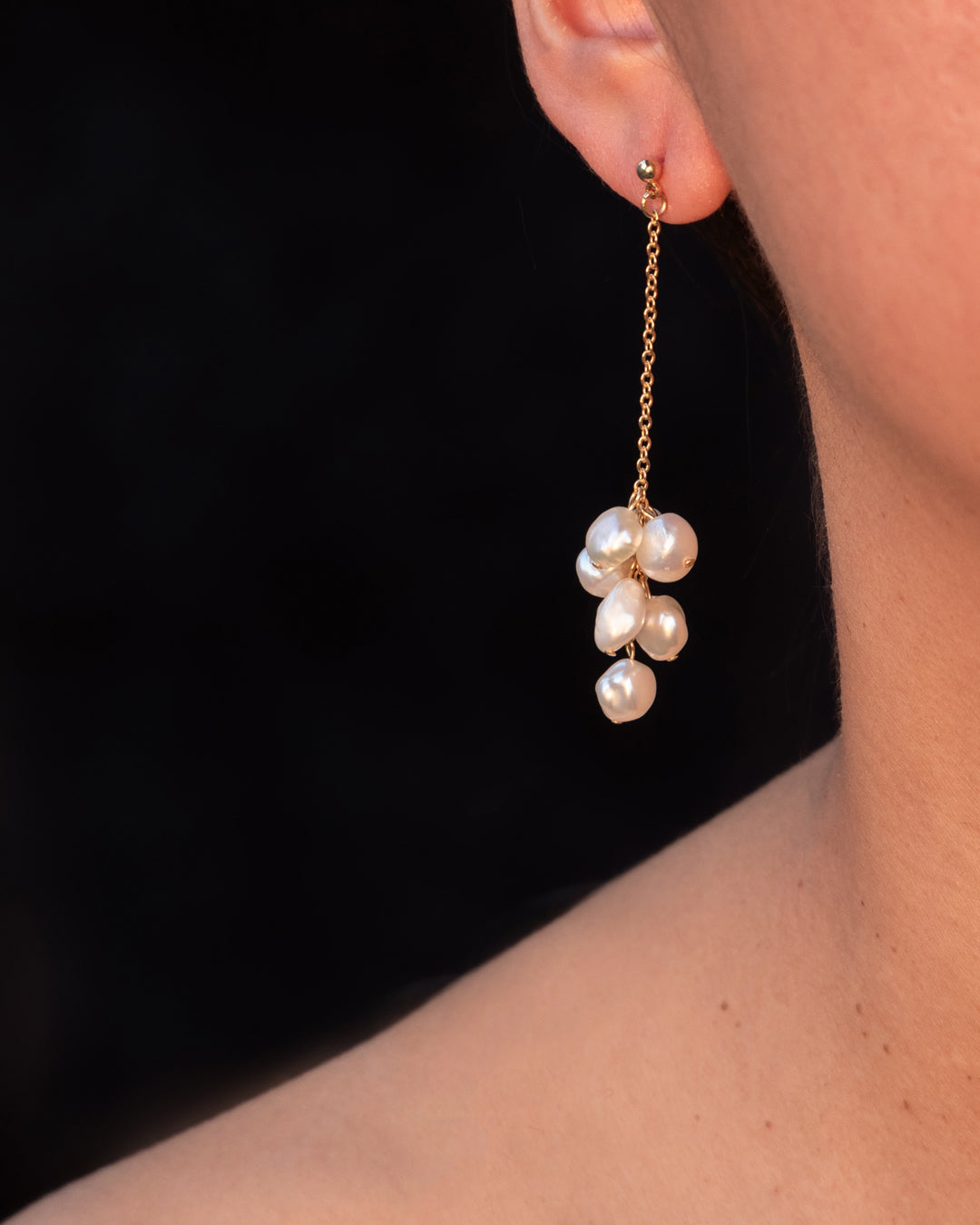 Freshwater Keshi Pearl and Gold Vermeil Chain Earrings: Stylish Accessory for the summer.