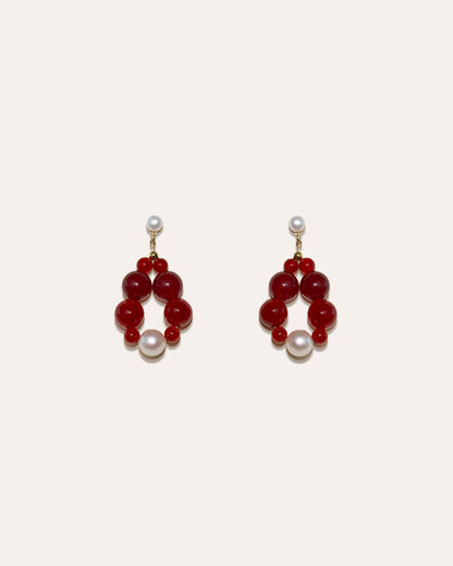 Eterna nova earrings(small) in red agate, a elegant combination of red agates and freshwater pearls.